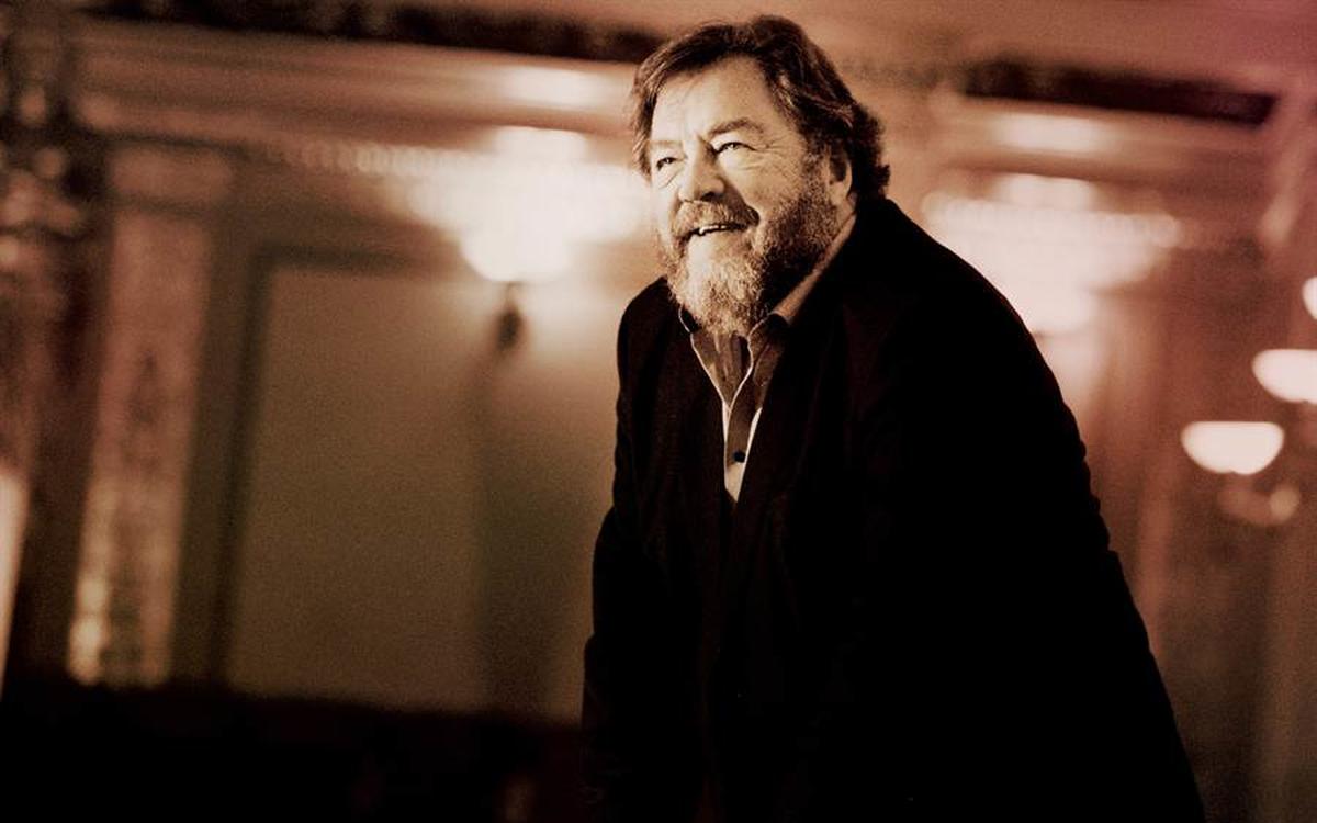 ROBERT HOLL sings "Winterreise" on his 70th Birthday