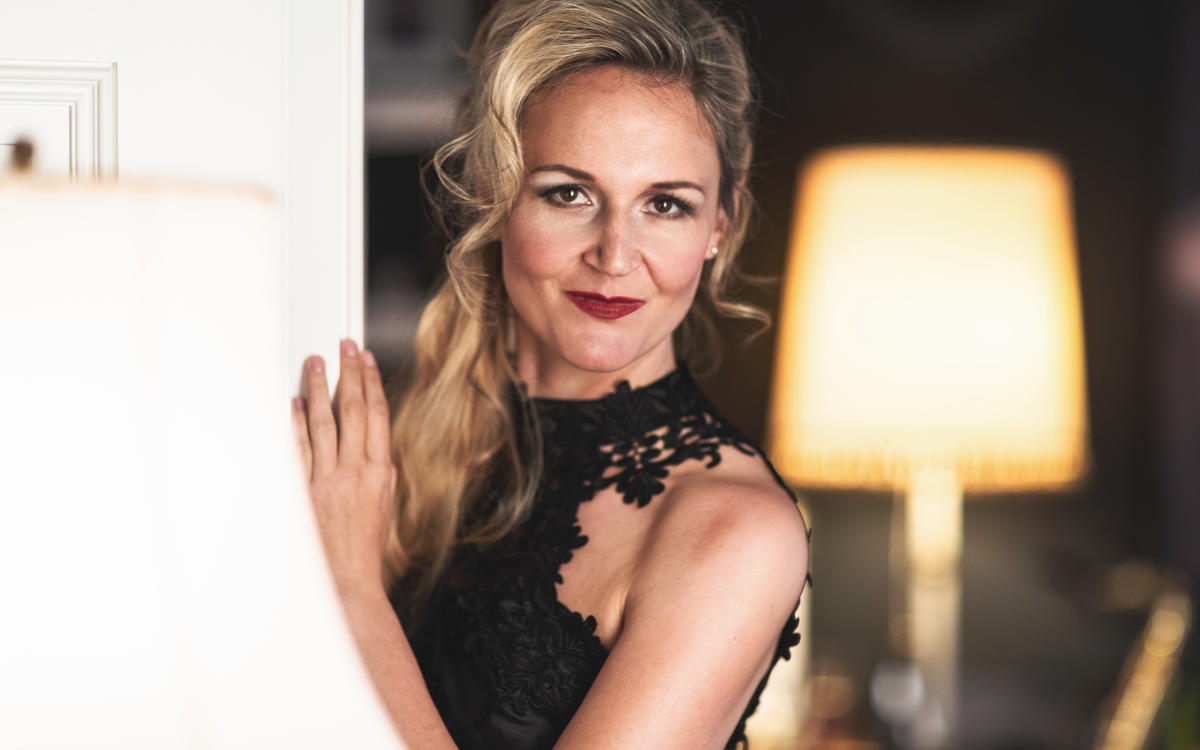KATRIN WUNDSAM | Mahler: Lieder eines fahrenden Gesellen - "Wenn mein Schatz Hochzeit macht""