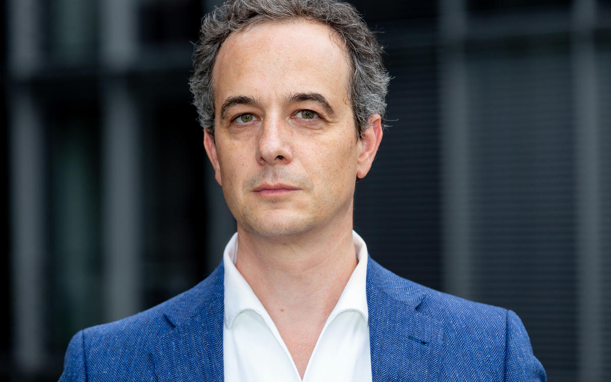 ADRIAN ERÖD als „Kaiser von Atlantis“ in München
