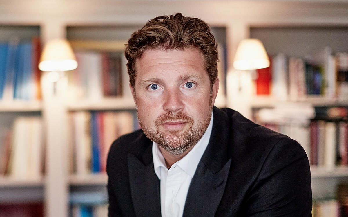 JEREMY OVENDEN als Titus in Antwerpen und Gent